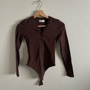 Aritzia Henley contour bodysuit
